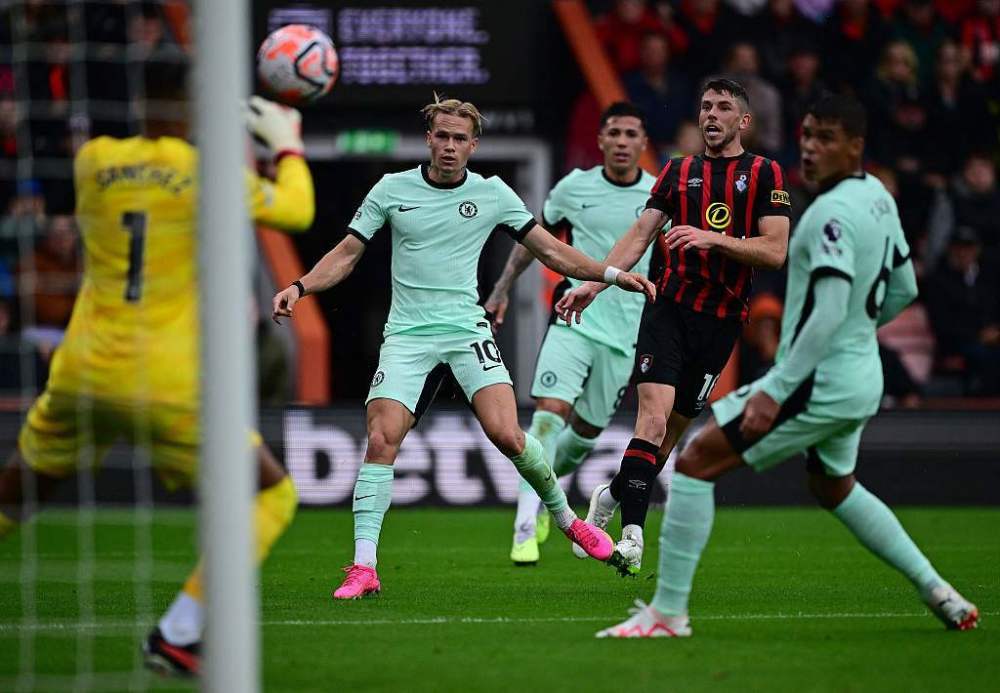  曼联锋无力问题凸显，主场闷平伯恩茅斯错失追分良机